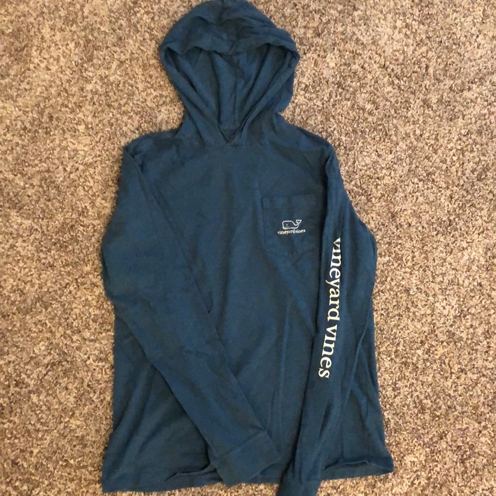 Kids hooded vineyard vines shirt